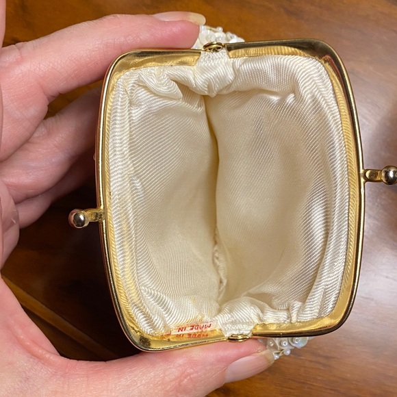 Handmade Ivory Beaded Sequins Aurora Borealis Evening Bag with Change Purse Set - Picture 13 of 13